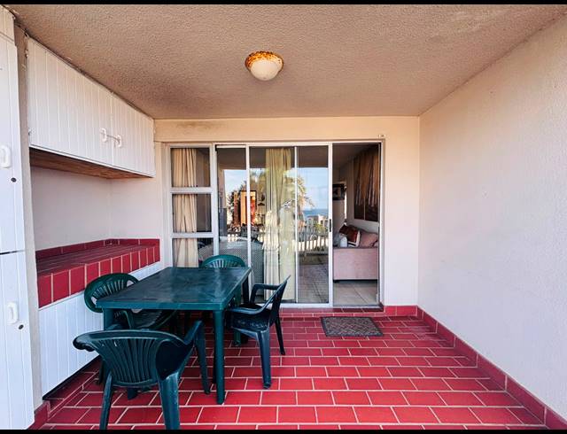 2 BEDROOM APARTMENT FOR SALE IN UVONGO BEACH